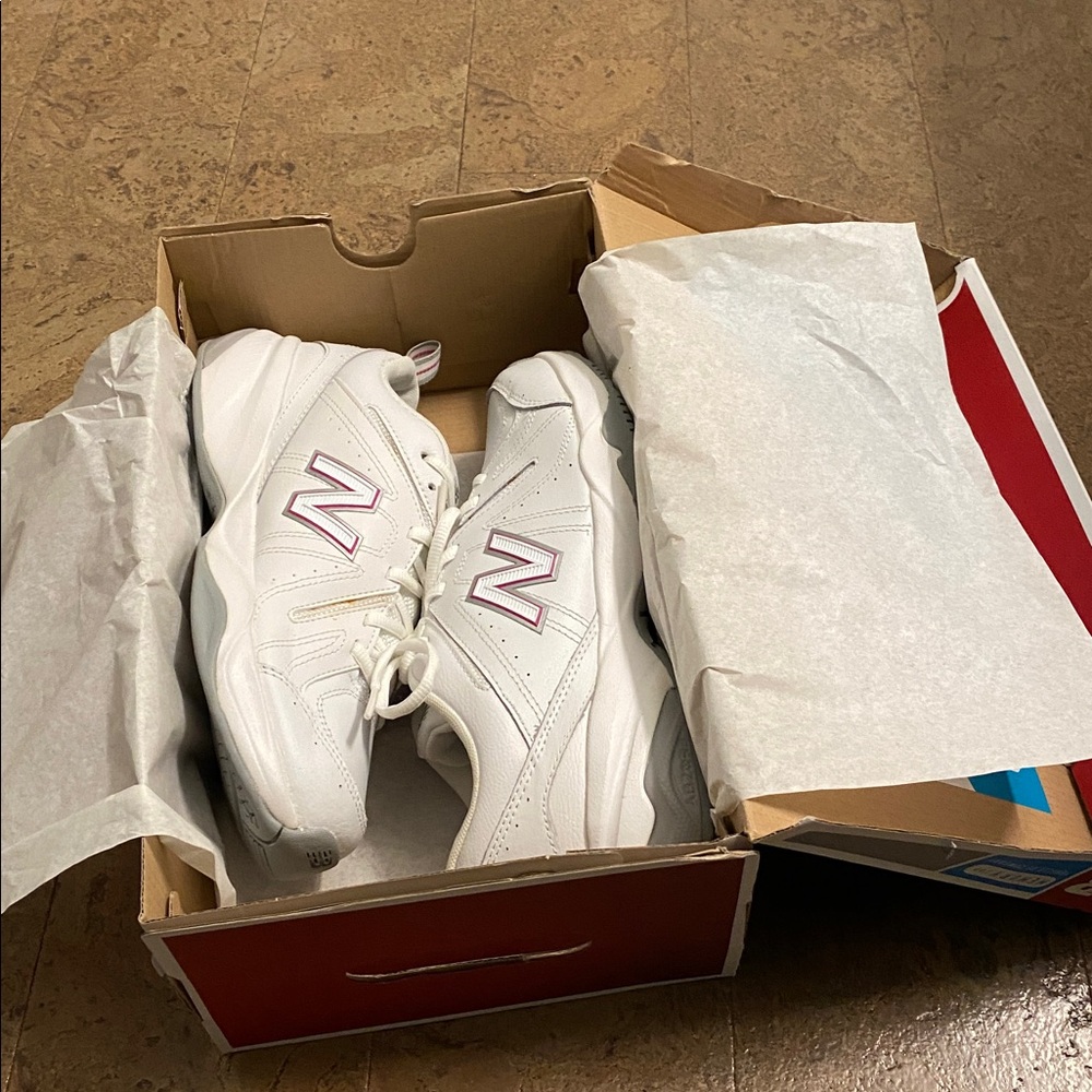 NIB New Balance White Athletic Shoes - Picture 9 of 11